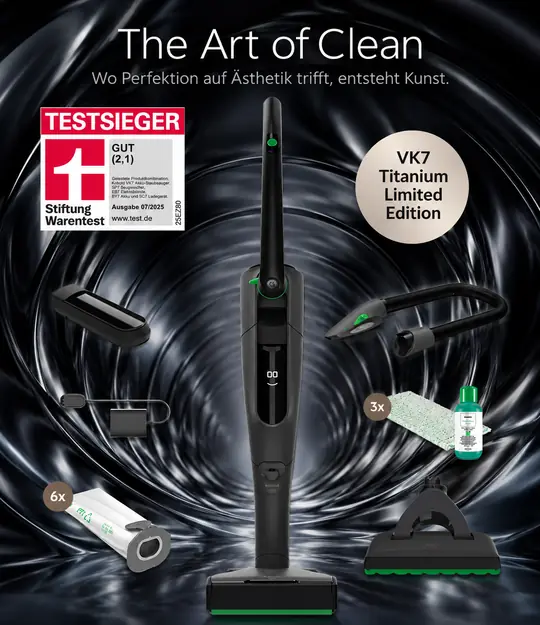Kobold VK7 Titanium Limited Edition im Set mit SP7 Saugwischer und Zubehör. Im Bild: „The Art of Clean“ und das Testsieger-Siegel der Stiftung Warentest, GUT (2,1), Ausgabe 07/2025.
